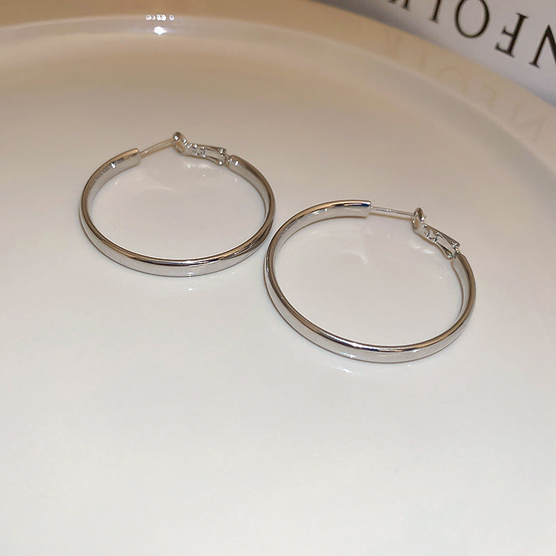 Orecchini a cerchio geometrici da donna in acciaio inossidabile placcato oro con perni in acciaio, stile chic