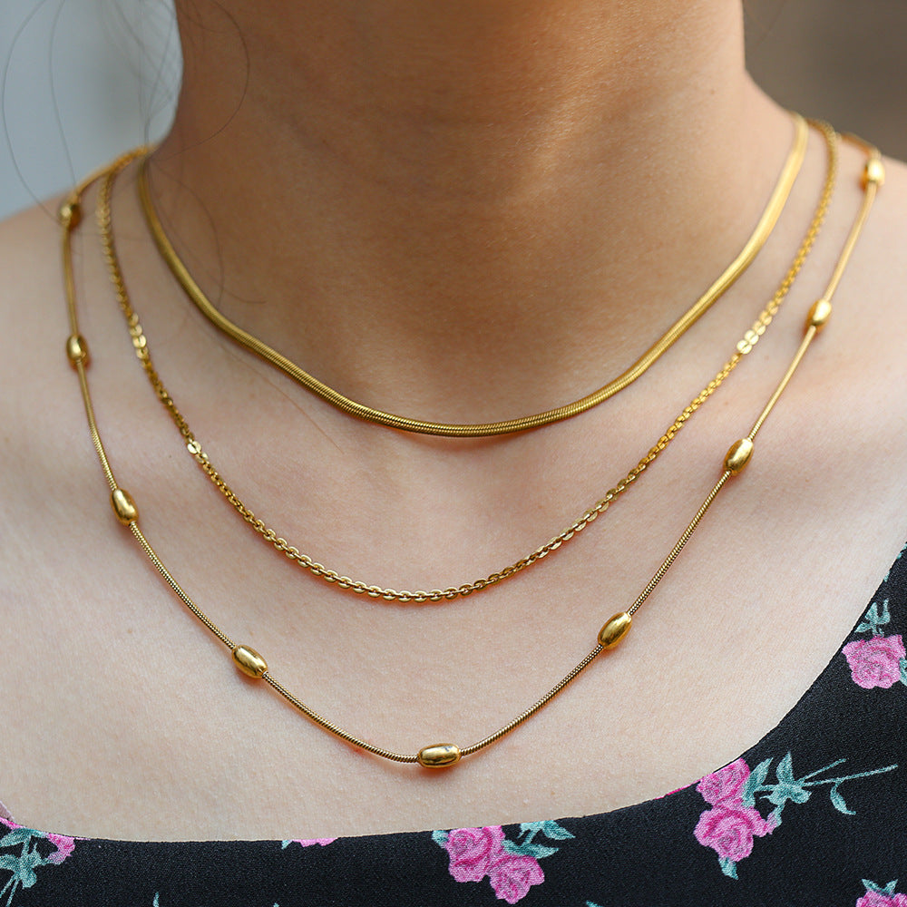 Collana a catena a serpente a triplo strato in acciaio inossidabile geometrica minimalista da donna con finitura placcata