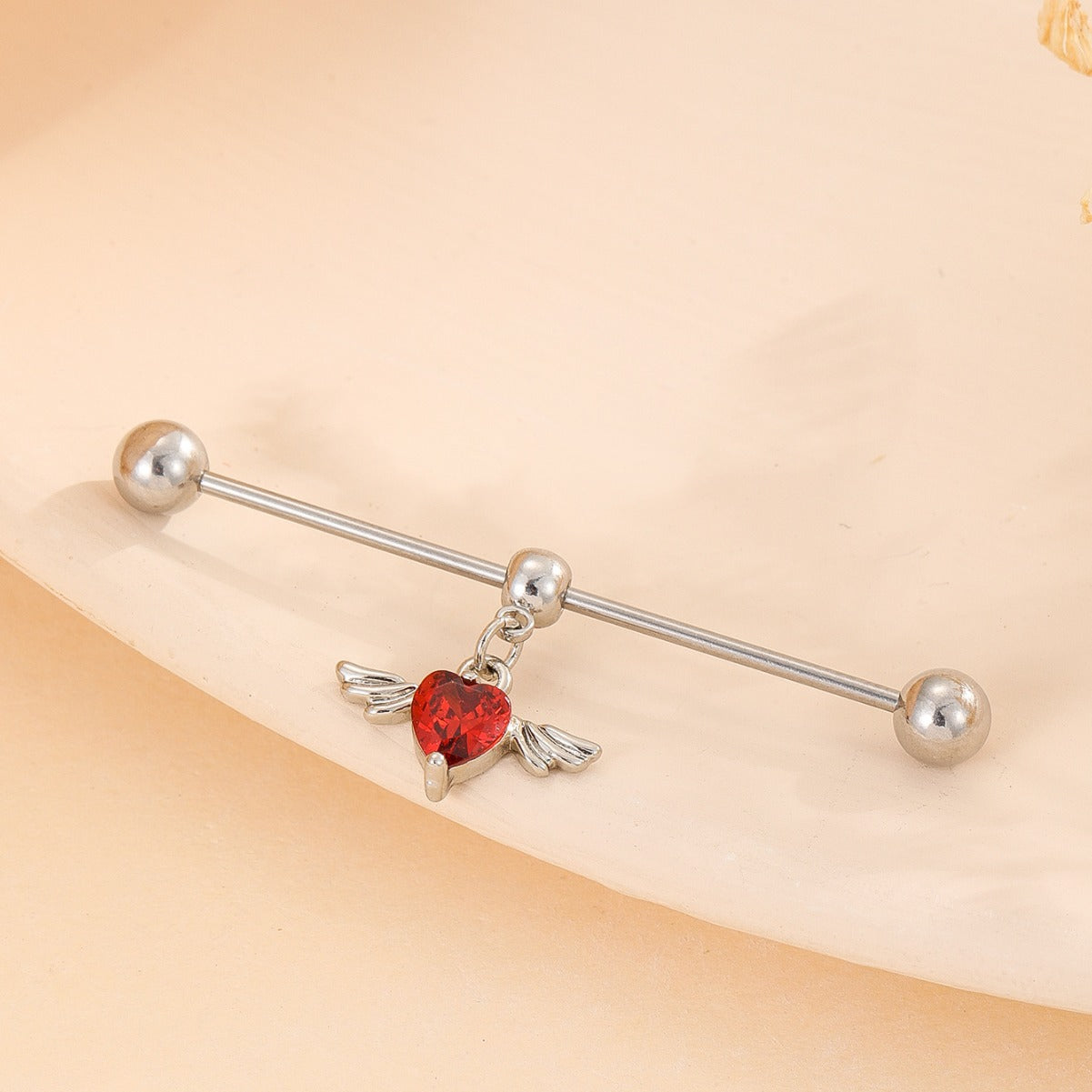 Orecchino a clip Hip-Hop a forma di cuore rosso da donna in rame con intarsio di zirconi e design geometrico