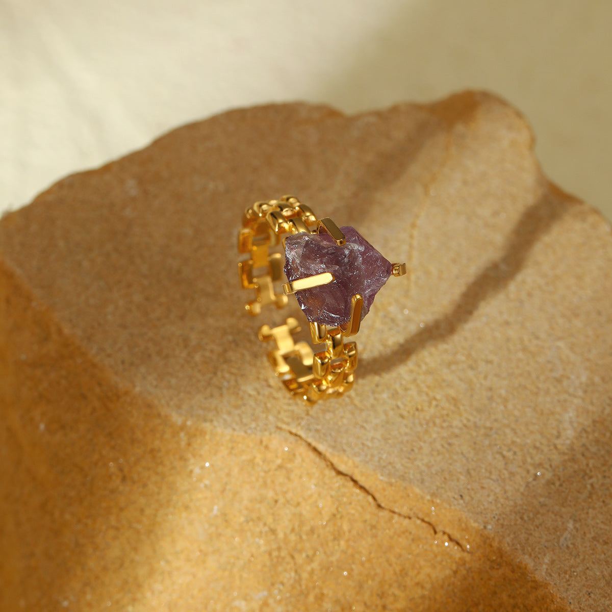 Anillo Minimalista Ajustable de Acero de Titanio Abierto para Mujer con Forma Geométrica y Acabado Bañado