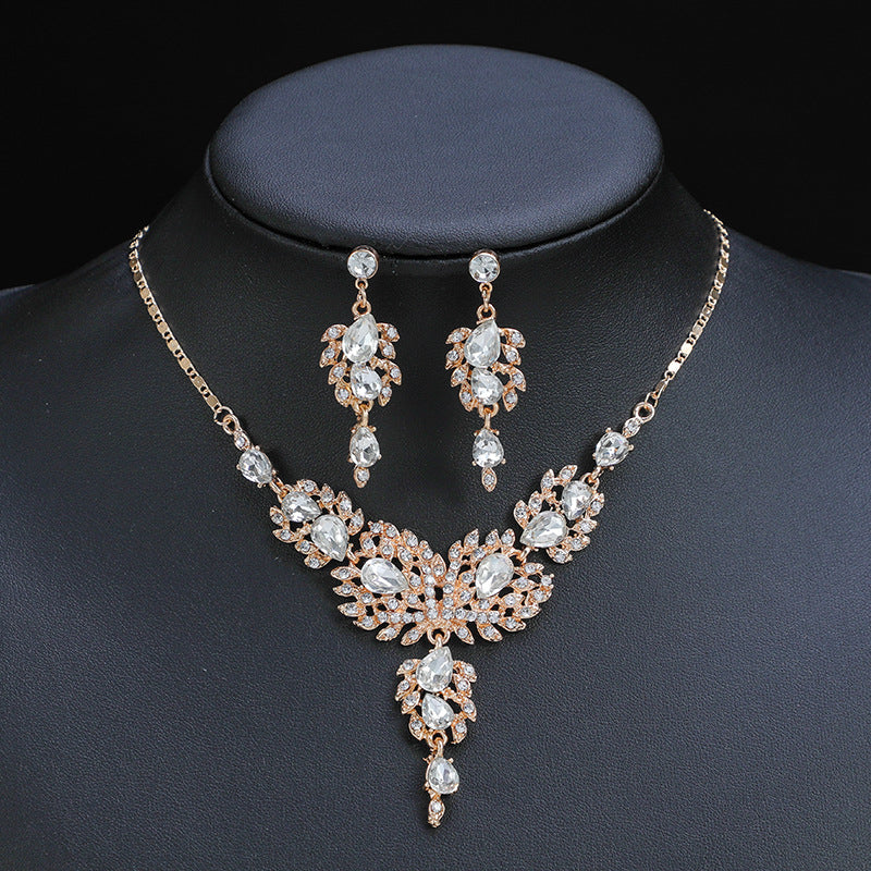 Ethnic Style Floral Pendant Necklace and Earrings Set in Alloy with Plated Finish for Women