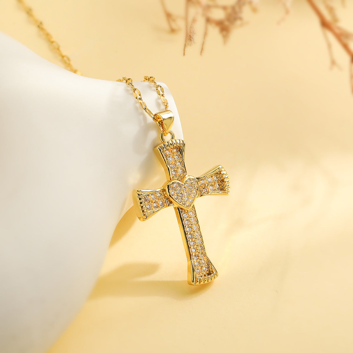 Collana con Pendente a Croce Minimalista da Donna con Base in Rame Placcata in Oro Vero e Intarsio di Zirconi