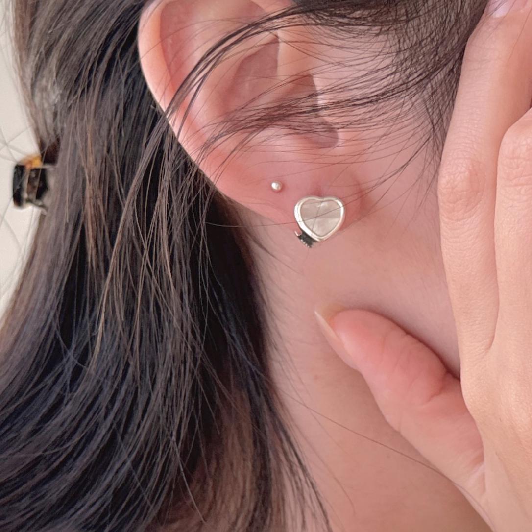 Pendientes Minimalistas de Plata de Ley 925 con Baño de Oro en Forma de Corazón, Estilo Dulce y Fresco