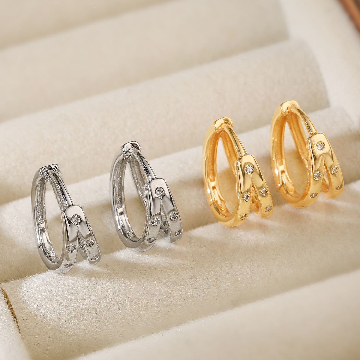 Orecchini a cerchio minimalisti geometrici da donna in ottone con placcatura in oro 18 carati e intarsio di zirconi