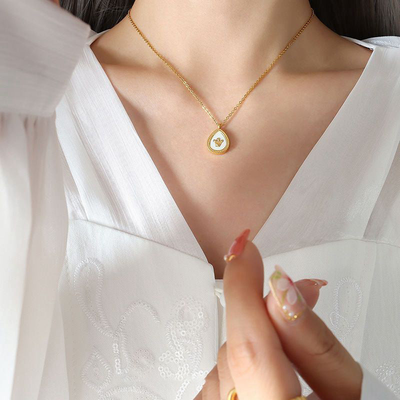 Vintage Adjustable Clavicle Necklace for Women with Crown and Teardrop-Shaped Titanium Steel Pendant, Gold-Plated Finish