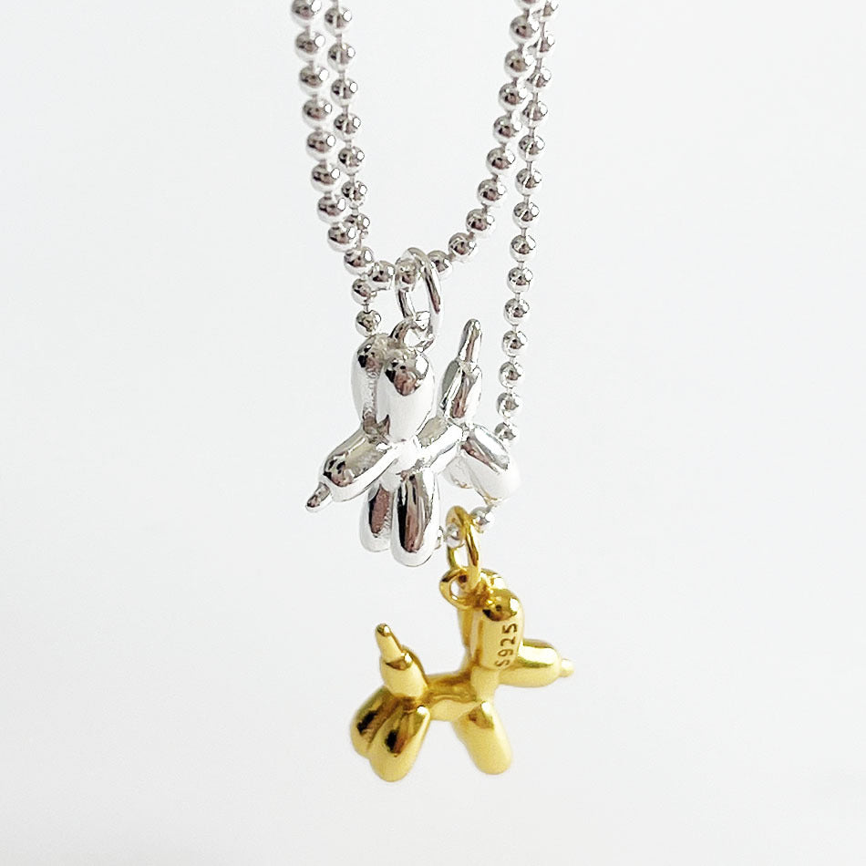 Collana con ciondolo a forma di cane minimalista da donna in argento sterling 925 con finitura lucida su catena a maglie a sfera