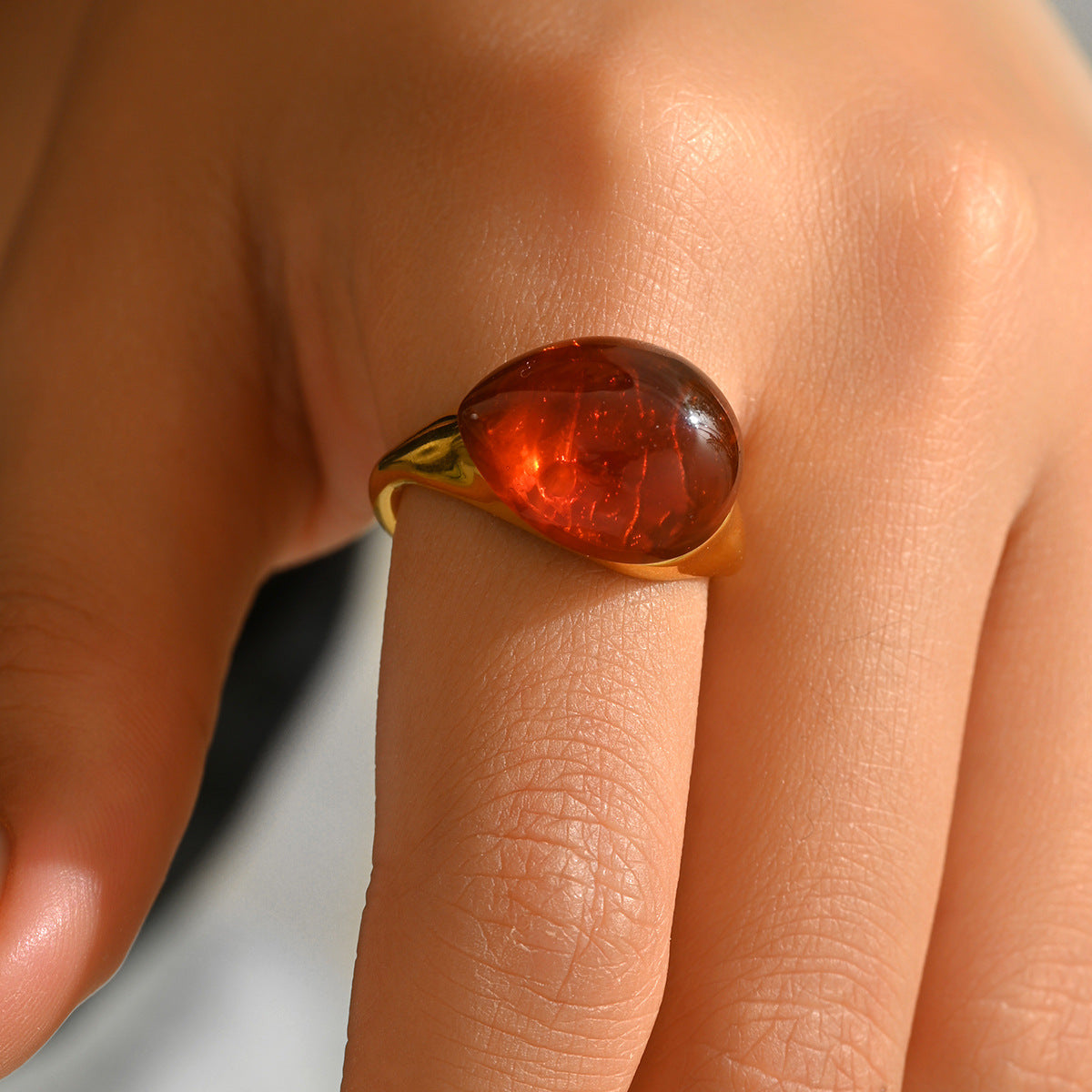 Anillo abierto ajustable Fashion-Commuter para mujer con incrustaciones de piedras preciosas en formas geométricas y de lágrima, hecho de cobre