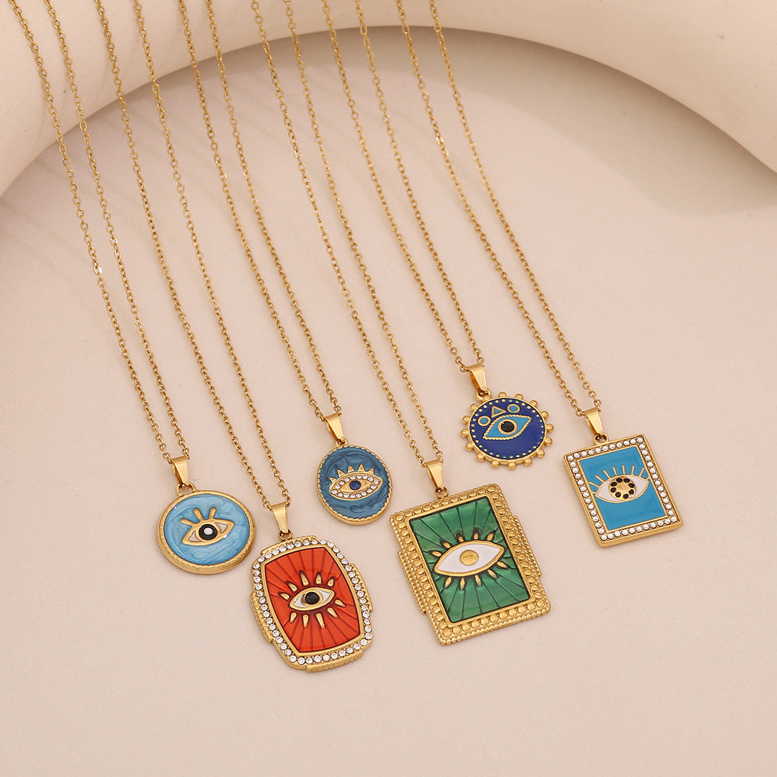 Collana con Ciondolo Occhio Geometrico da Donna con Finitura Smaltata in Acciaio Inossidabile e Acciaio al Titanio su Catena a O