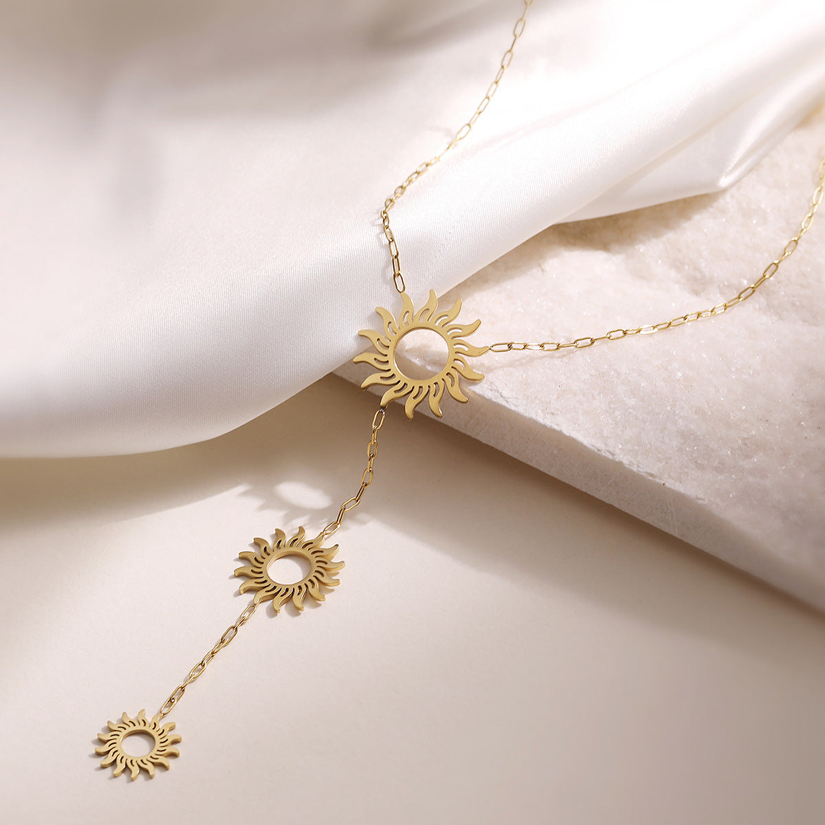 Collana con Pendente Geometrico Minimalista in Acciaio Inox da Donna con Placcatura in Oro 18K, Catenina a Locket dalla Forma Irregolare