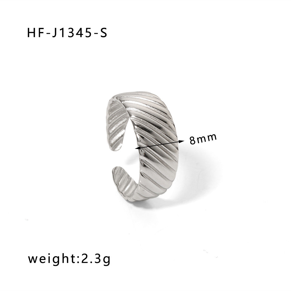 Anello da donna in acciaio inossidabile geometrico a forma di cuore, minimalista, con finitura placcata e design ispirato a una catena