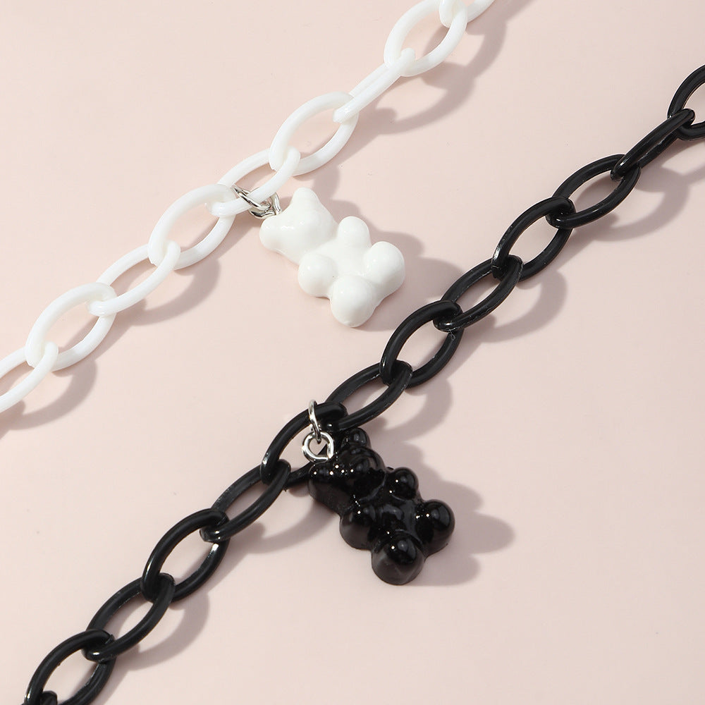 Collana con Ciondolo Orsetto Minimalista per Bambini in Acrilico con Finitura Nero Opaco e Bianco su Catena Snake