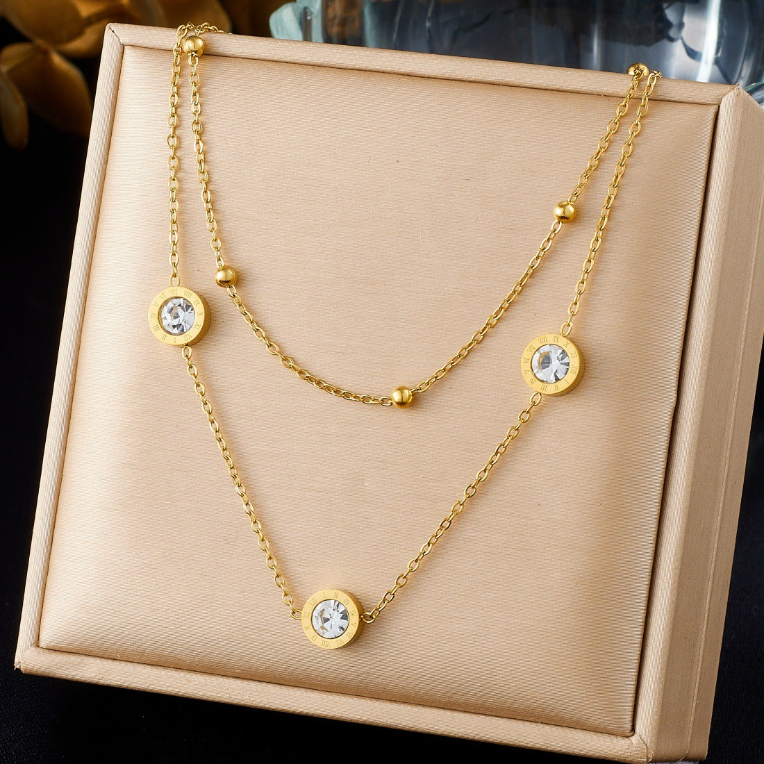 Minimalist Rhinestone Inlaid Roman Letter Round Stainless Steel Pendant Necklace for Women