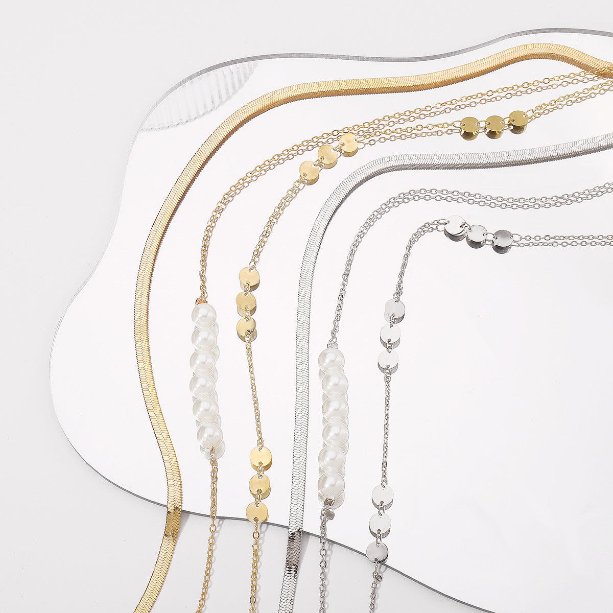 Cadena de cintura triple minimalista para mujer con base de aleación y detalles de perlas simuladas