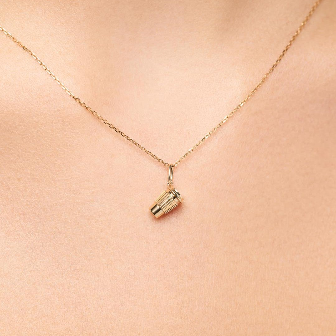 Vintage 18K Gold Plated Stainless Steel Heart Geometric Charm Bar Necklace for Unisex