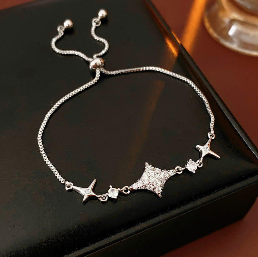 Elegant Heart-Shaped Gold-Plated Zirconia Bracelet for Women with Delicate Luxury Aesthetic