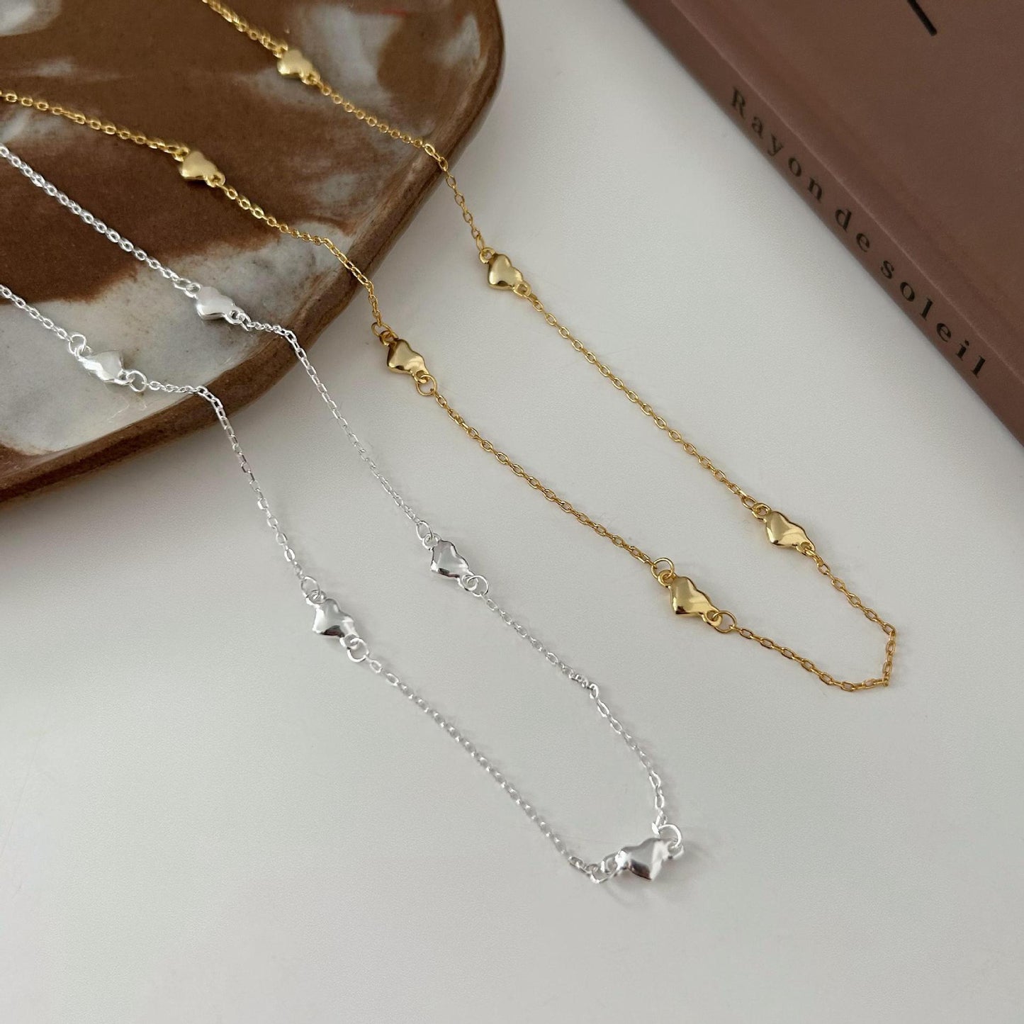 Minimalist Heart-Shaped 925 Sterling Silver Necklace with Plated Finish, Cross Chain Design for Women
