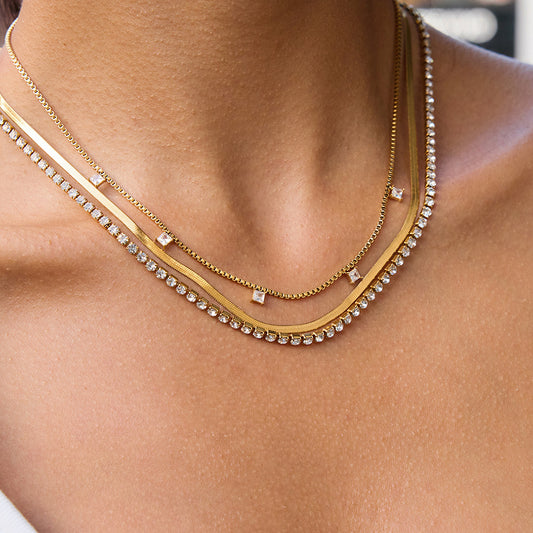 Collar de Acero de Titanio Geométrico Chapado para Mujer con Diseño de Cadena de Clavícula de Múltiples Capas
