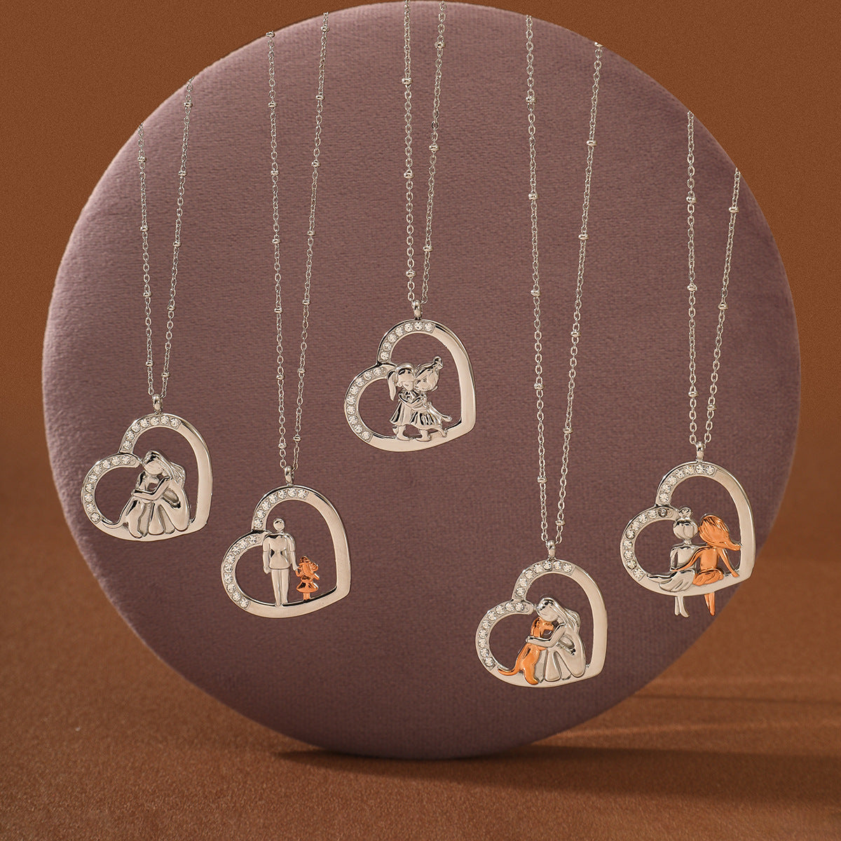 Collar con Colgante Minimalista de Acero de Titanio en Forma de Corazón para Mujer con Incrustaciones de Diamantes de Imitación y Acabado Chapado