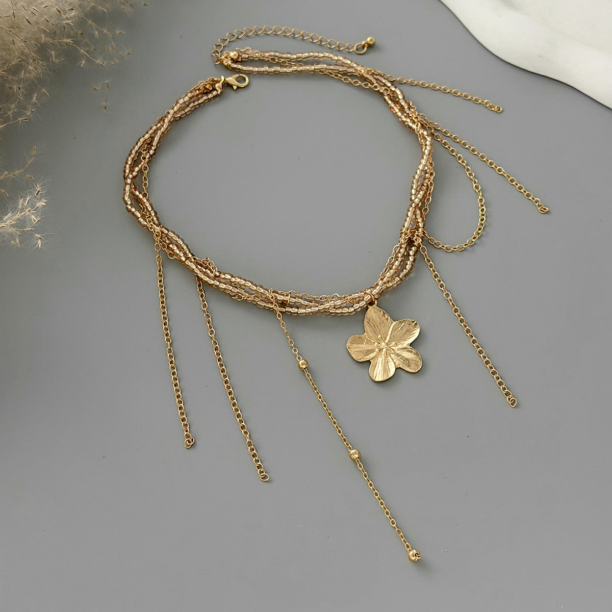 Luxury Floral Zinc Alloy Plated Pendant Necklace with Seed Bead Chain for Women