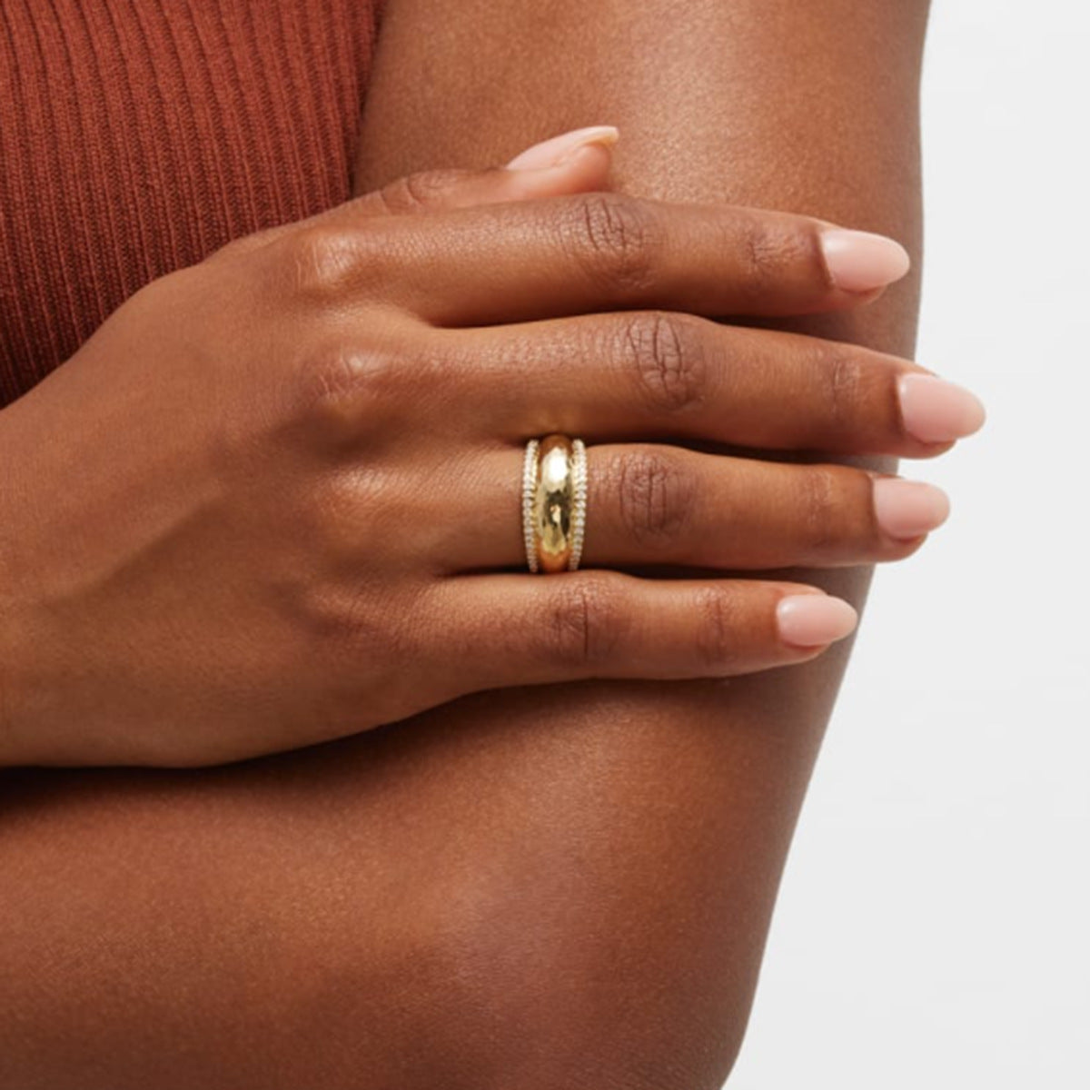 Anello Minimalista in Acciaio Inossidabile Placcato Oro 18K con Strass, Gioiello Unisex alla Moda