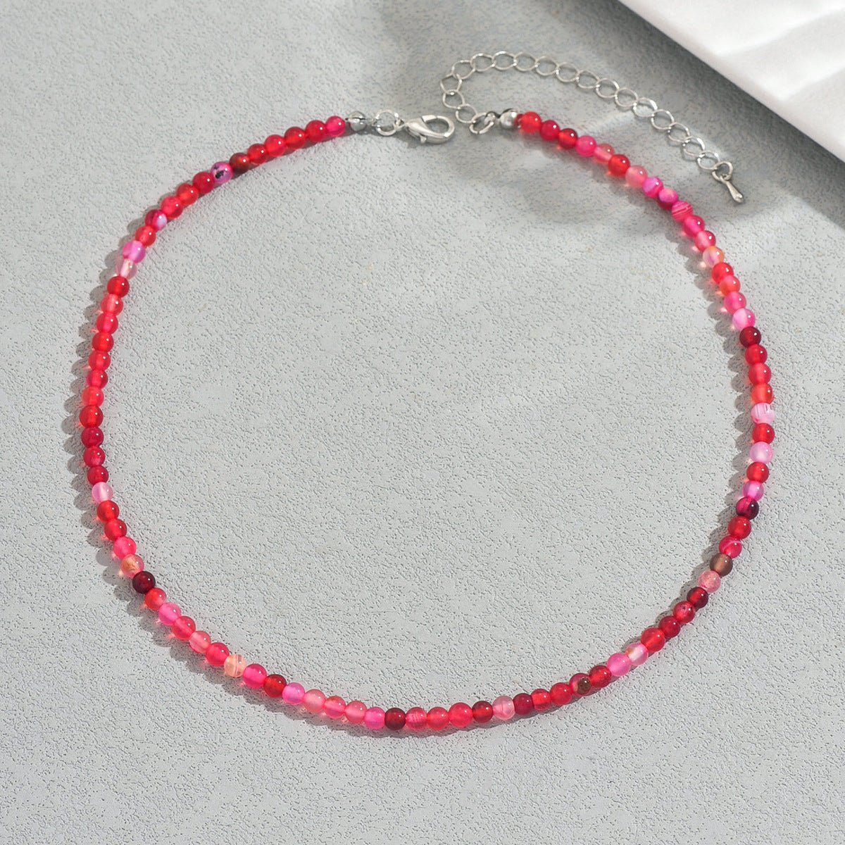 Collar colgante geométrico artístico vintage para mujer con cuentas de piedra natural tejidas a mano en cadena de bola redonda