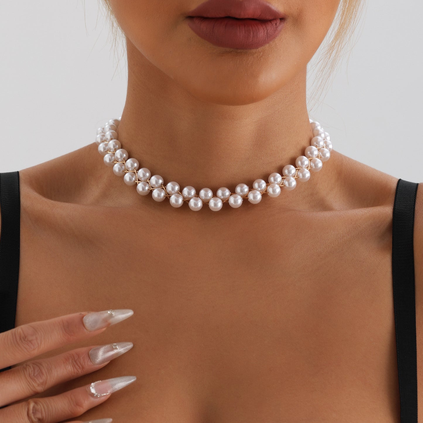Collar Colgante Minimalista de Perlas Geométricas para Mujer con Acabado Chapado y Diseño de Cadena a la Clavícula
