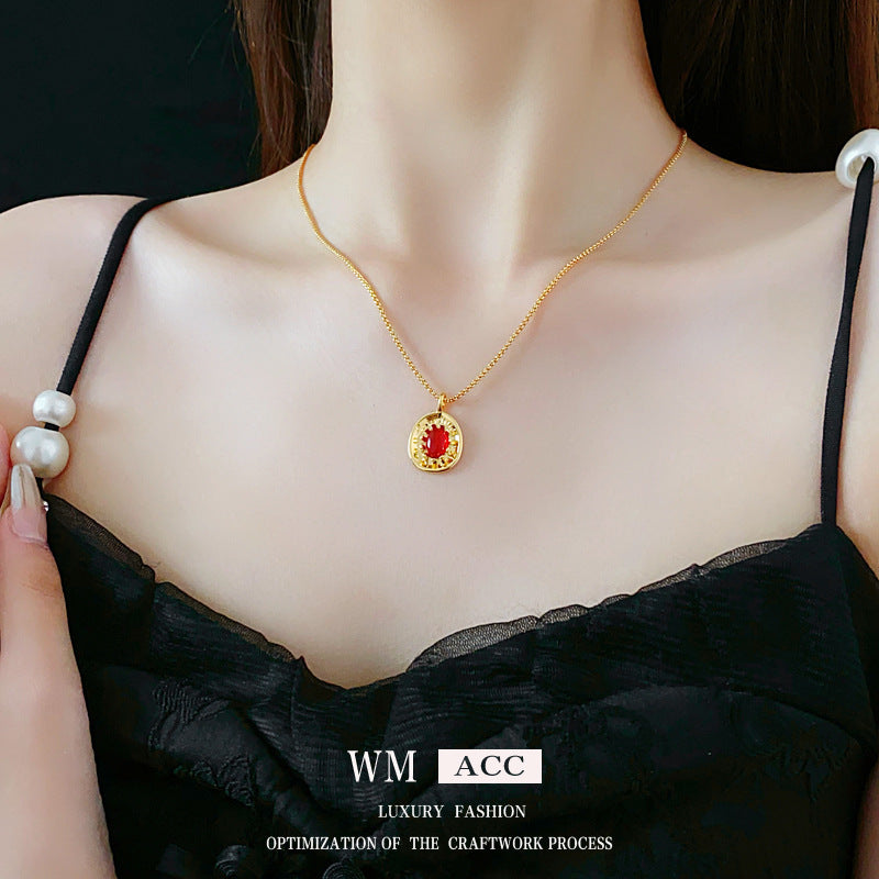 Collana con Ciondolo Ovale Vintage da Donna con Design Geometrico, Base in Rame e Finitura Galvanizzata, Catena Minimalista per Clavicola