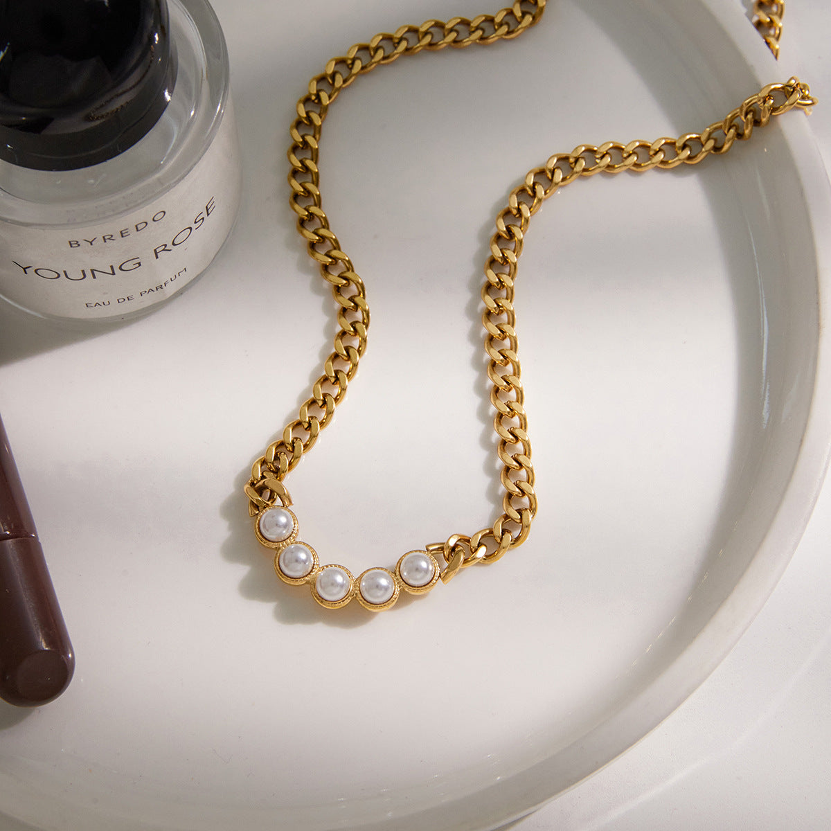 18K Gold Plated Titanium Steel Geometric Round Pearl Resin Pendant Necklace for Women