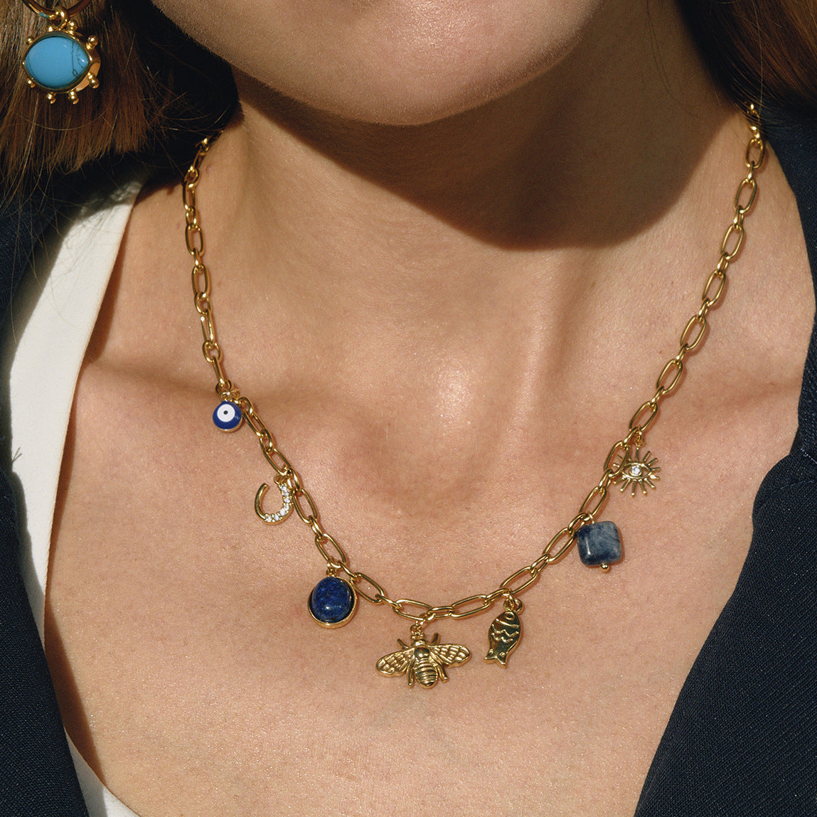 Collana da donna con ciondolo a forma di ape, in acciaio al titanio, con finitura galvanizzata, stile minimalista