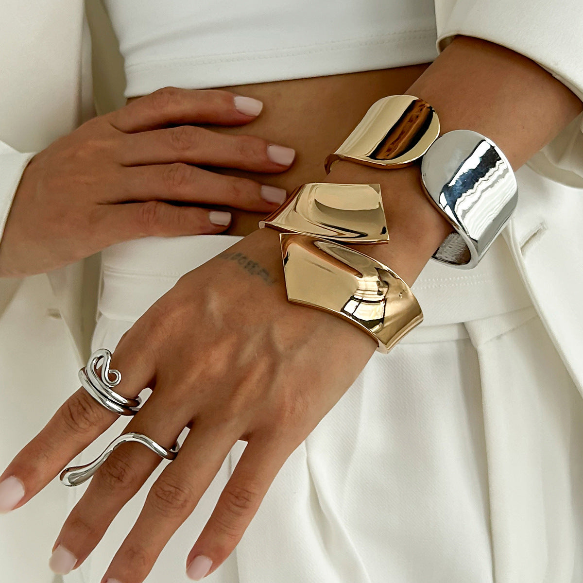 Fashion Geometric Zinc Alloy Plated Open Cuff Bracelet for Women
