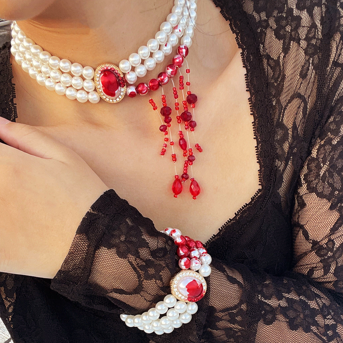 Gothic Style Geometric Pendant Choker Necklace with Alloy Chain and Faux Pearl Drops for Women