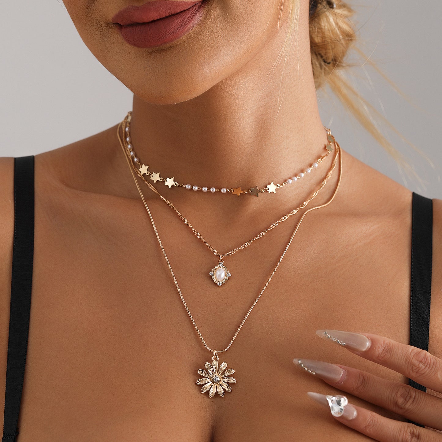Fashionable Three-Layer Delicate Collarbone Necklace with Star and Sunflower Pendant in Alloy with Plated Finish