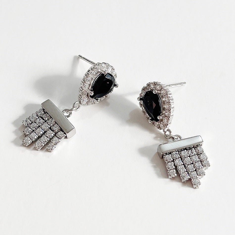 Pendientes de plata de ley 925 minimalistas con forma de estrella y circonitas negras