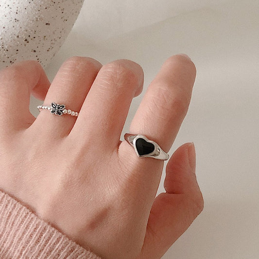 Anello Vintage Minimalista Dolce in Argento Sterling 925 Lucidato a Forma di Cuore con Design a Pois Tondi e Fascia Aperta Regolabile
