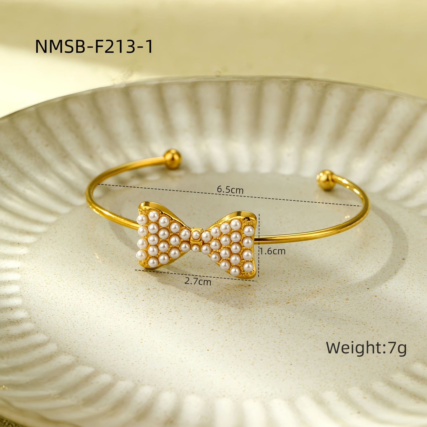 Set di orecchini eleganti con fiocco e perle e collana in acciaio inossidabile con finitura placcata per donna