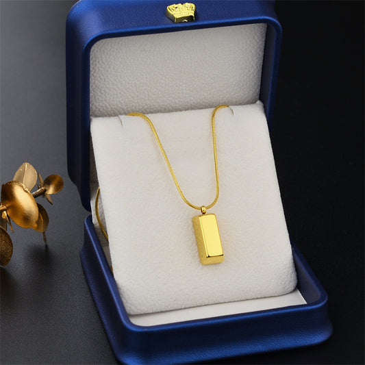 Collana da donna con pendente geometrico placcato in acciaio al titanio e catena a serpente