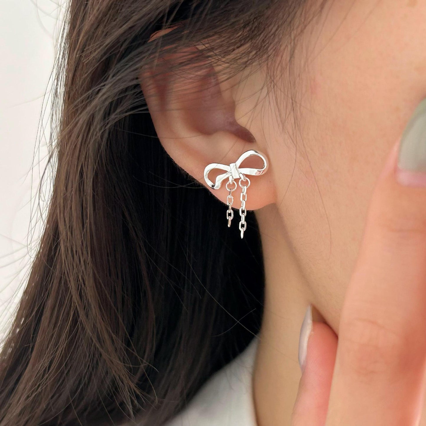 Pendientes Minimalistas de Lazo Chapados en Plata de Ley 925
