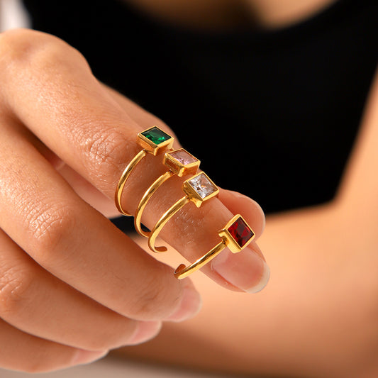 Anello Aperto Geometrico Minimalista da Donna in Acciaio al Titanio con Placcatura in Oro 18K e Intarsio di Zircone Quadrato