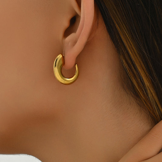 Orecchini Minimalisti a C da Donna in Rame con Finitura Galvanizzata Design Geometrico Borchie Eleganti