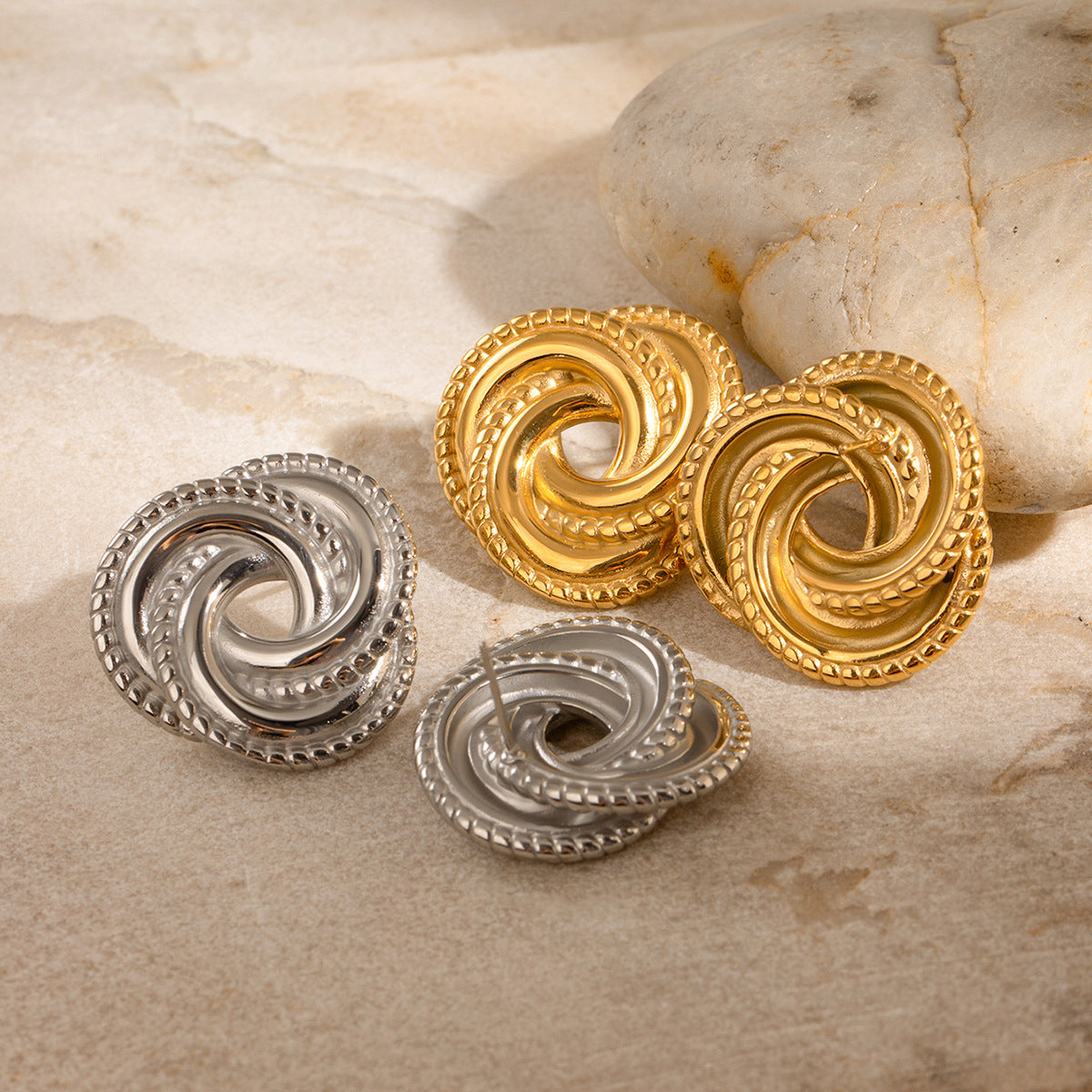 Orecchini da donna in acciaio inossidabile placcato con motivo geometrico, stile vintage elegante