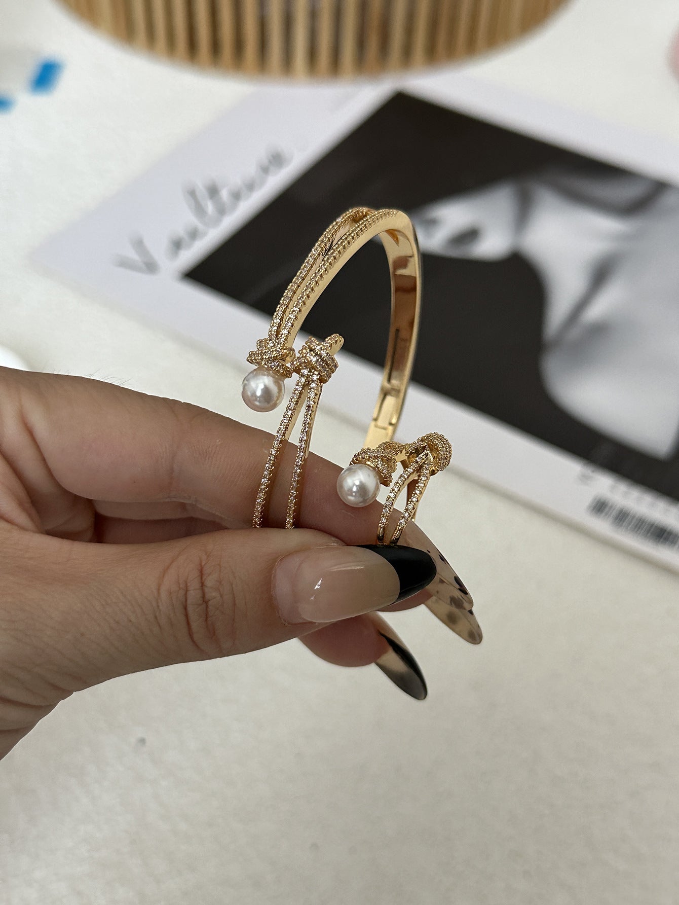 Elegant Minimalist Geometric Floral Rhinestone Plated Brass Bracelet for Women
