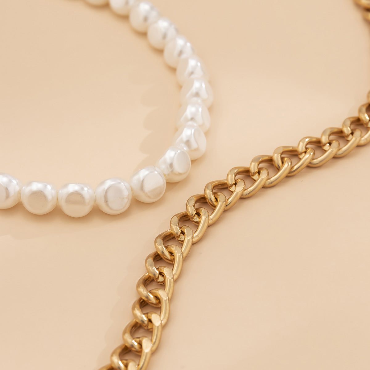 Tobillera geométrica minimalista de resina plástica para mujer con diseño de cadena de doble capa y cuentas