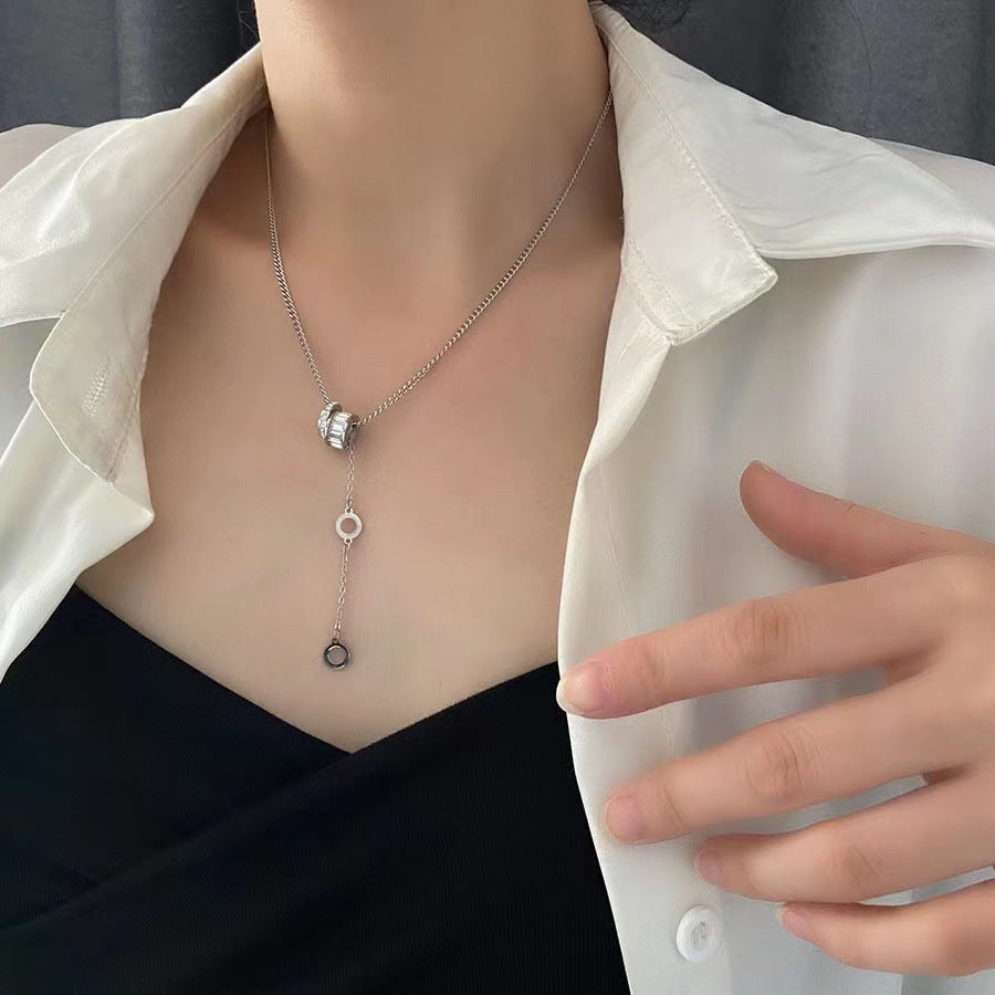 Collar con Colgante Geométrico Minimalista de Acero de Titanio para Mujer con Chapado en Oro y Cadena de Eslabones