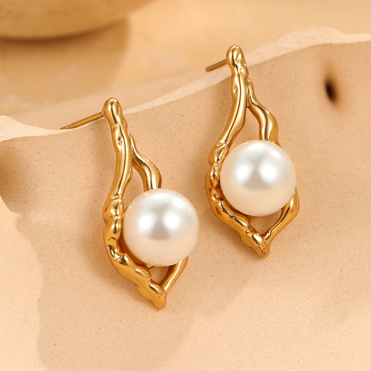 Orecchini a perno da donna in acciaio inossidabile placcato oro 18K con motivo floreale alla moda, onda e forme geometriche
