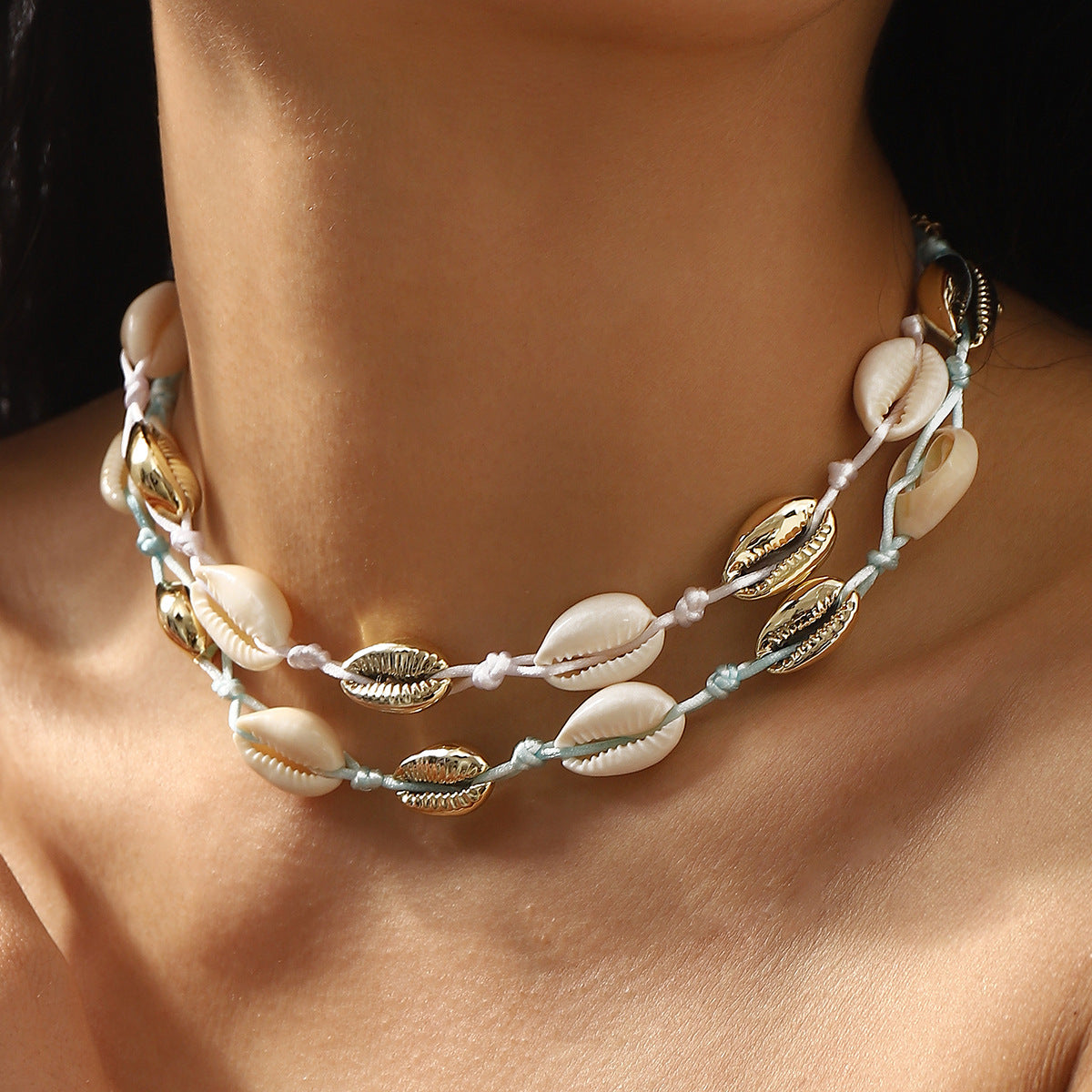 Collar con colgante de concha geométrica estilo bohemio con cadena de aleación y cuerda trenzada para mujer, accesorio para fiesta casual de verano en la playa