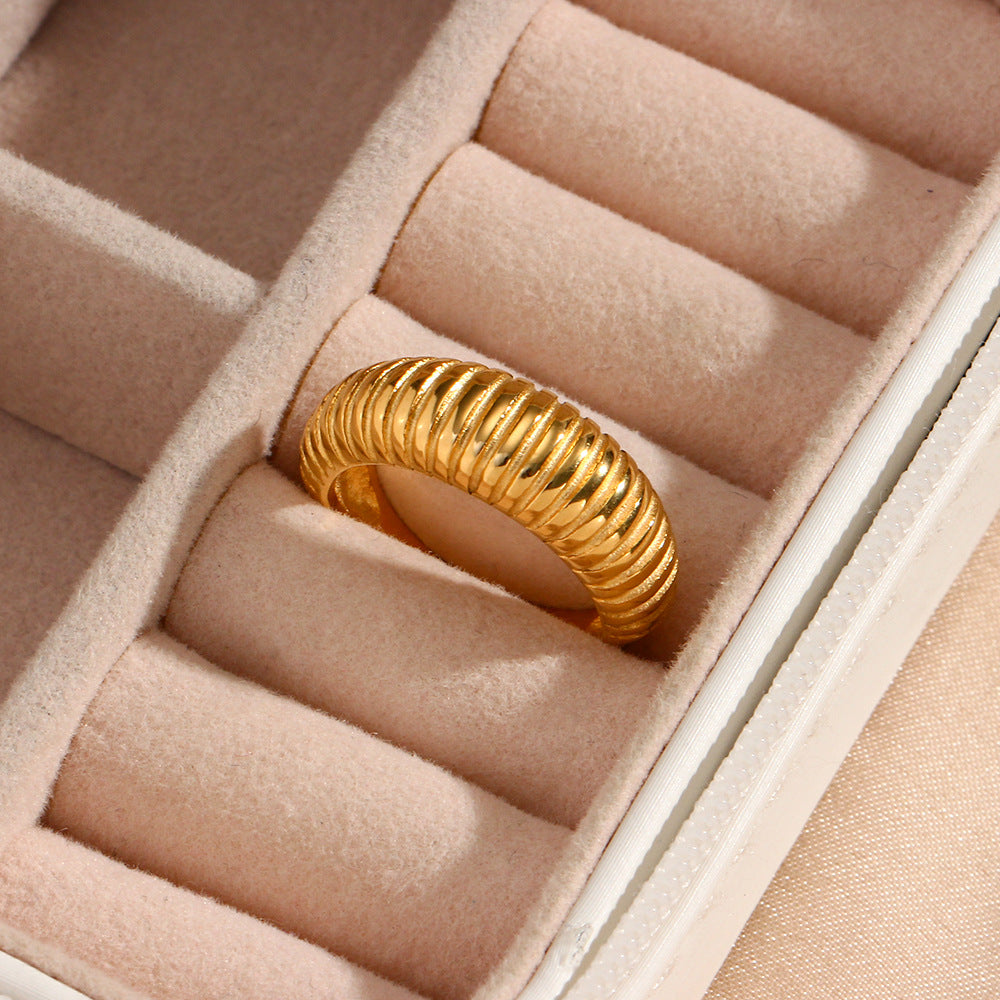 Anillo de acero inoxidable geométrico minimalista de moda con chapado en oro de 18 quilates para mujer