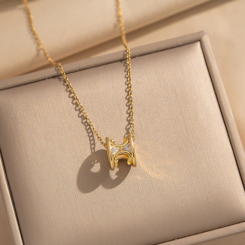 Collar Minimalista con Colgante de Ola y Geométrico para Mujer en Acero de Titanio con Chapado en Oro de 18K, Cadena Hipoalergénica para Clavícula con Motivos de Corazón y Lazo