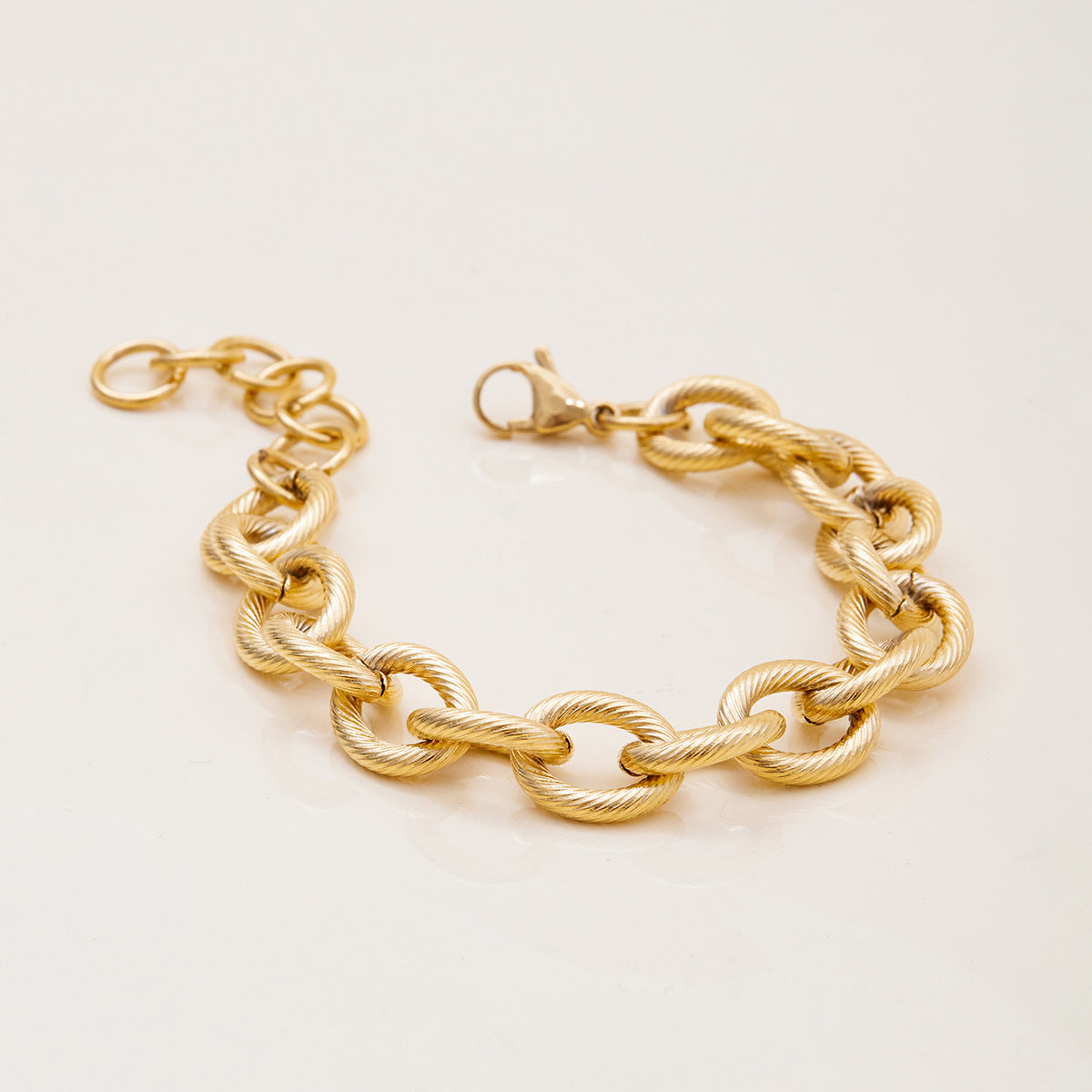Anello geometrico di lusso placcato oro 18 carati bracciale in acciaio inossidabile da donna gioielli di moda per il pendolarismo