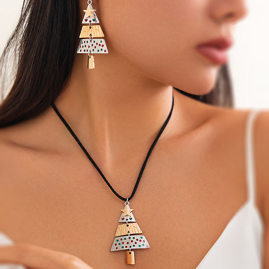 Christmas Star Pendant Necklace for Women with Geometric Shape Alloy Chain and Tassel Detail