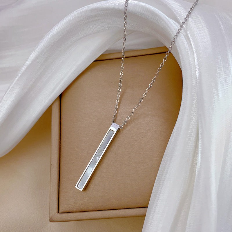 Collana con colletto geometrico minimalista in acciaio al titanio unisex con finitura placcata